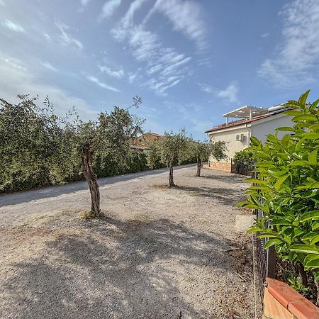 Case Vacanze Mare Nostrum - Villas In Front Of The Beach With Pool Campofelice Di Roccella Eksteriør bilde