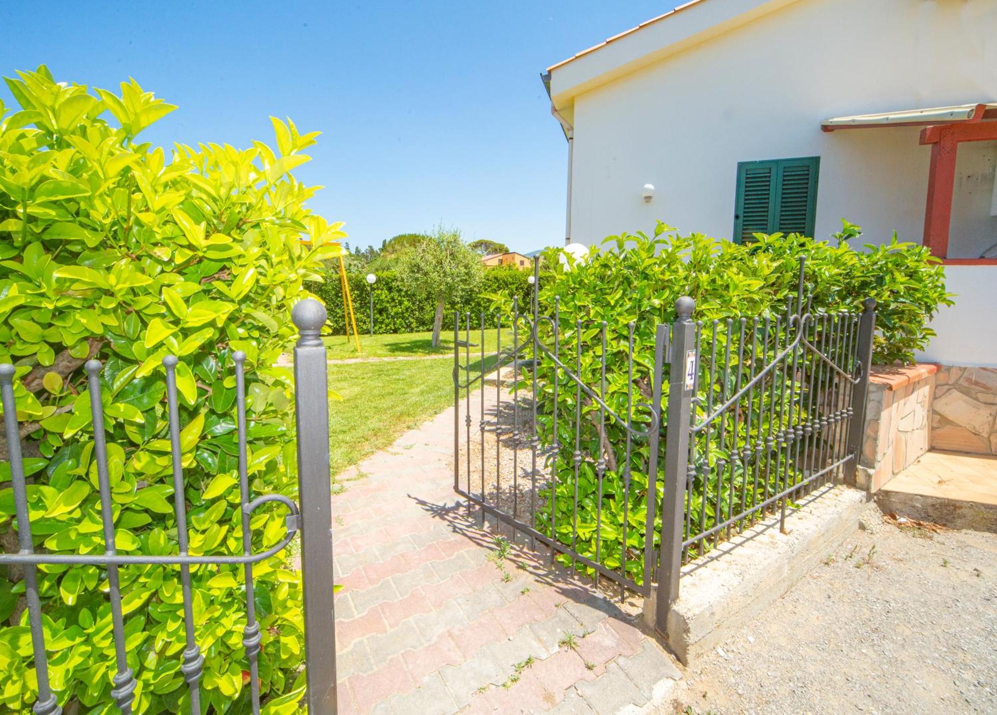 Case Vacanze Mare Nostrum - Villas In Front Of The Beach With Pool Campofelice Di Roccella Eksteriør bilde