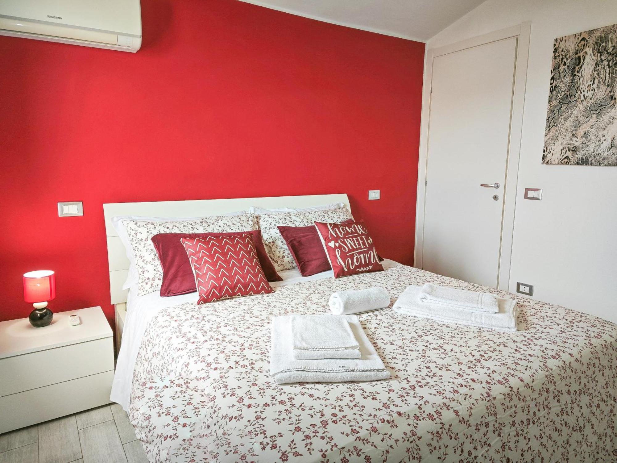 Case Vacanze Mare Nostrum - Villas In Front Of The Beach With Pool Campofelice Di Roccella Eksteriør bilde