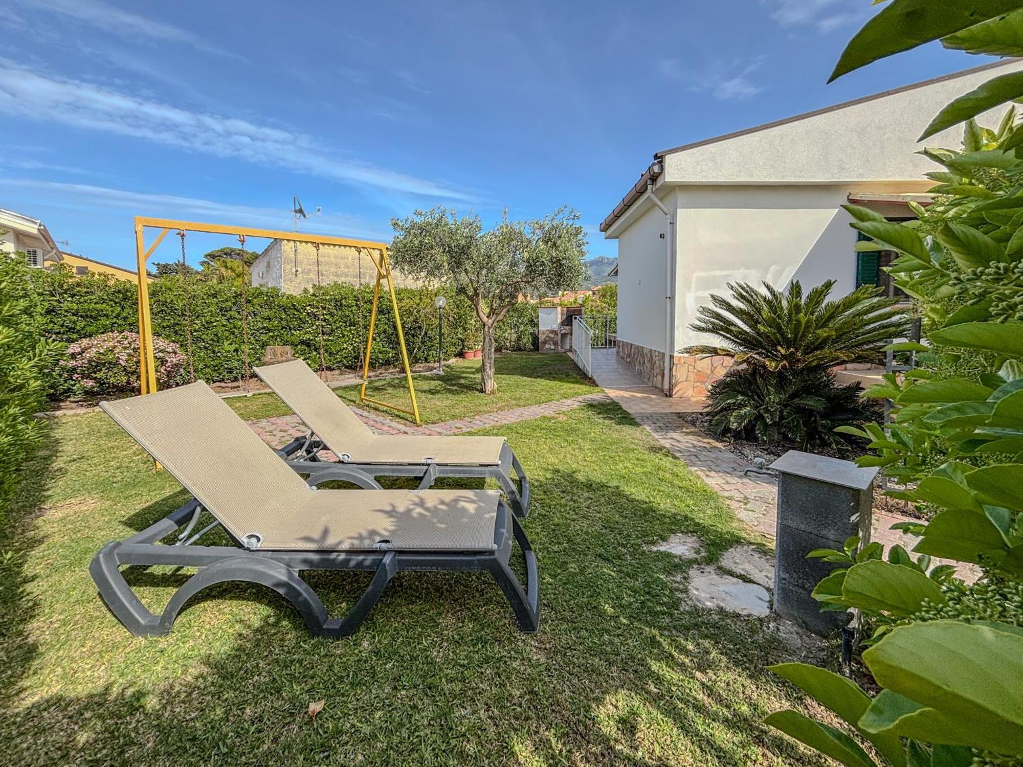 Case Vacanze Mare Nostrum - Villas In Front Of The Beach With Pool Campofelice Di Roccella Eksteriør bilde