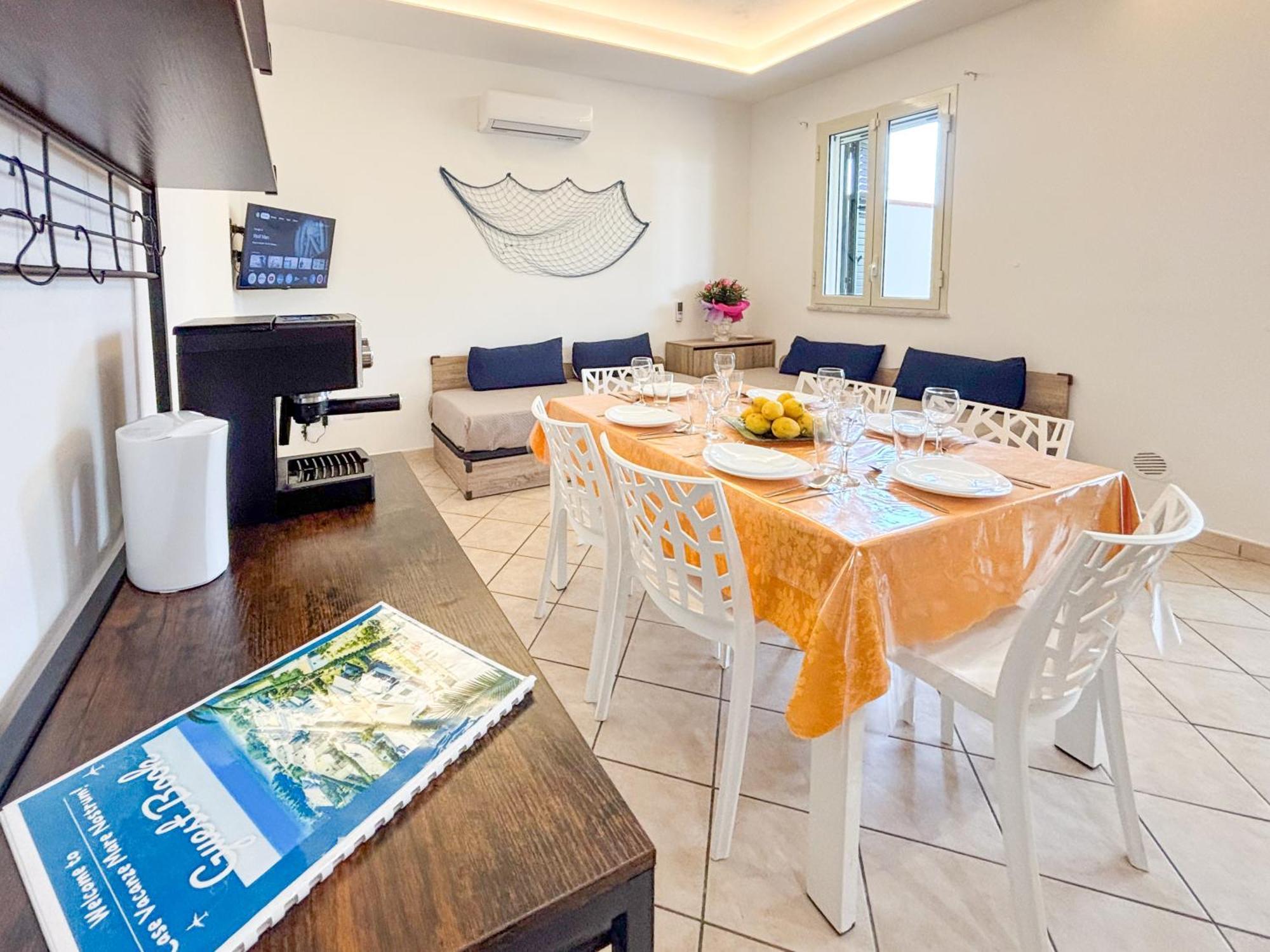 Case Vacanze Mare Nostrum - Villas In Front Of The Beach With Pool Campofelice Di Roccella Eksteriør bilde
